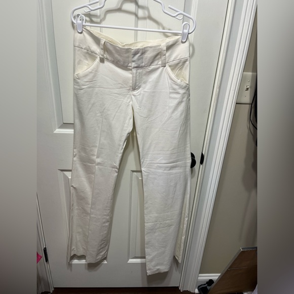 Alice+Olivia white dress pants. Worn once. Size 8. Comfortable and flattering!! - Picture 1 of 5